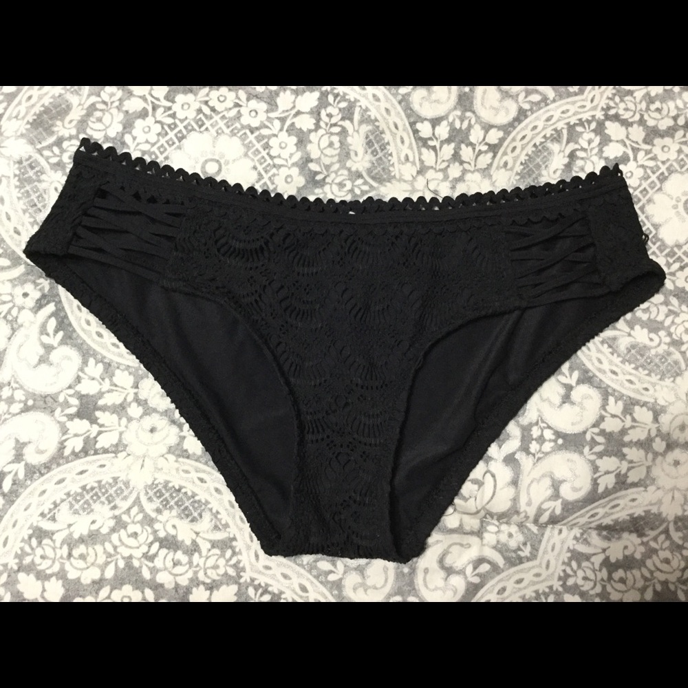 Becca Bathing Suit bottoms NWOT Medium